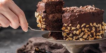 کیک با فیلینگ نوتلا